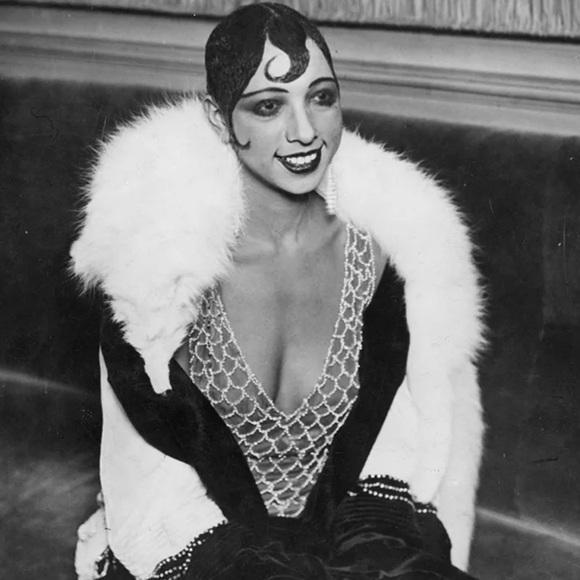 Meet your Posher, Stephanie - Picture 2 of 5